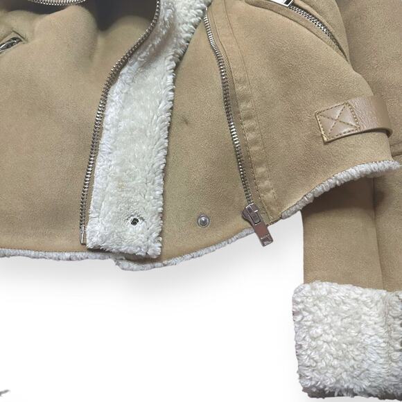 BERSHKA Suede Sherpa Lined Cropped Jacket Wide Notch Lapel Zip Warm Beige Small - Picture 9 of 12